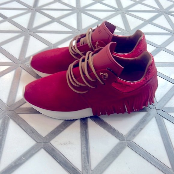 Esseutesse Suede Fringe Sneaker - Red size 9 - Picture 1 of 5